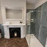 Centre Amazing Georgian Townhouse كارلايل