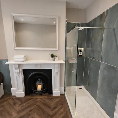 Centre Amazing Georgian Townhouse Καρλάιλ