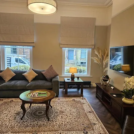 Centre Amazing Georgian Townhouse * 卡莱尔