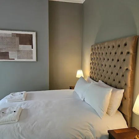 Centre Amazing Georgian Townhouse 卡莱尔