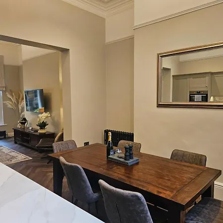 Centre Amazing Georgian Townhouse *